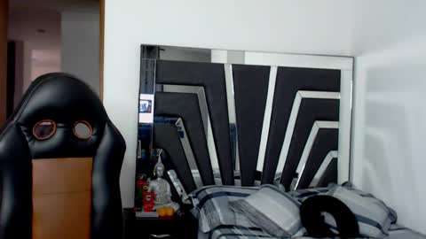 Noah Harris01 online show from December 2024 10:00:01 PM