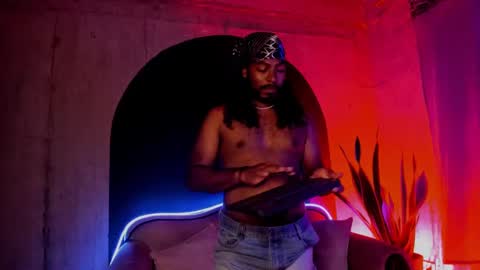 Snapshot of noah_jones__ chatting on December 2024 05:20:02 AM Noah online show from December 2024 05:20:02 AM