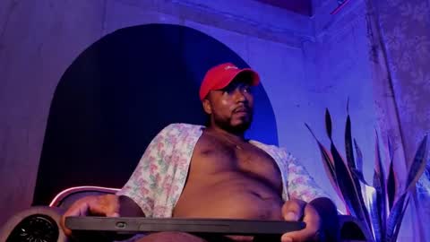 Snapshot of noah_jones__ chatting on January 2025 12:04:02 AM Noah online show from January 2025 12:04:02 AM