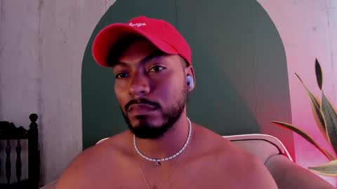 Snapshot of noah_jones__ chatting on January 2025 06:56:02 PM Noah online show from January 2025 06:56:02 PM