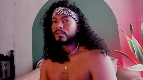 Snapshot of noah_jones__ chatting on January 2025 06:39:01 PM Noah online show from January 2025 06:39:01 PM