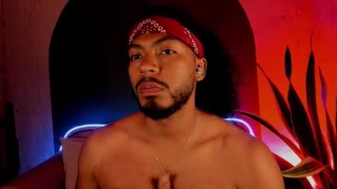 Snapshot of noah_jones__ chatting on February 2025 12:09:01 AM Noah online show from February 2025 12:09:01 AM