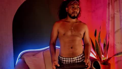 Snapshot of noah_jones__ chatting on February 2025 03:12:01 AM Noah online show from February 2025 03:12:01 AM