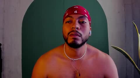 Snapshot of noah_jones__ chatting on March 2025 08:42:02 PM Noah online show from March 2025 08:42:02 PM