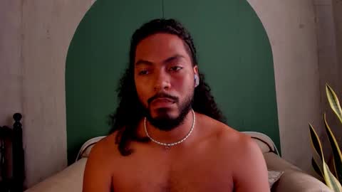 Snapshot of noah_jones__ chatting on October 2025 08:18:01 PM Noah online show from October 2025 08:18:01 PM