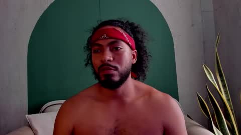 Snapshot of noah_jones__ chatting on October 2025 05:35:01 PM Noah online show from October 2025 05:35:01 PM