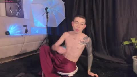 Snapshot of noah_lambert chatting on November 2025 06:38:02 AM Noah online show from November 2025 06:38:02 AM