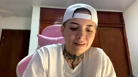 Snapshot of noah_martini chatting on January 2025 02:07:02 AM noah hehim online show from January 2025 02:07:02 AM