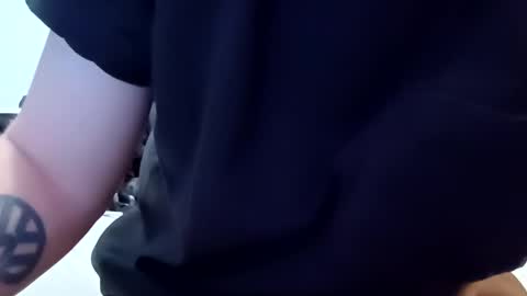 Noah Wesley online show from March 2025 06:44:01 AM