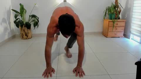 LIAM- noah online show from December 2025 01:29:01 PM