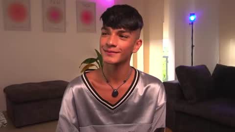 Snapshot of noahh_th03 chatting on June 2026 03:05:02 PM Noah online show from June 2026 03:05:02 PM