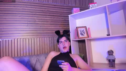 Snapshot of noahwolff_ chatting on February 2026 05:34:02 AM Noah online show from February 2026 05:34:02 AM