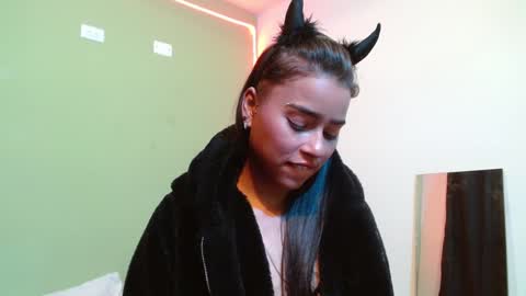 Noha Thomson online show from December 2024 01:46:01 AM