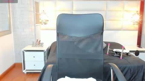  Nohemi   online show from September 2025 10:10:02 PM