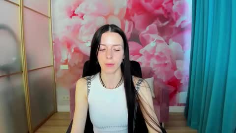 Snapshot of noirdiva chatting on May 2026 05:58:02 AM NoirDiva online show from May 2026 05:58:02 AM