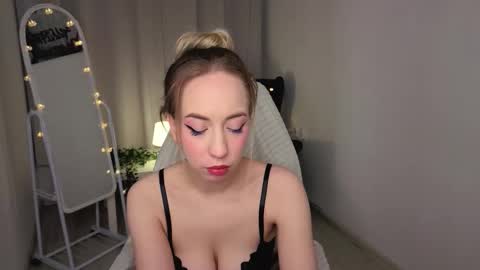 Isabelle online show from February 2026 10:17:02 PM