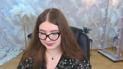 noirwhisper online show from November 2025 07:12:01 PM