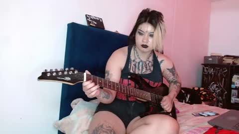 Snapshot of noise_anny chatting on January 2025 05:51:01 PM anny online show from January 2025 05:51:01 PM