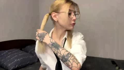 Snapshot of nolabussing chatting on May 2026 12:00:02 PM Sofia online show from May 2026 12:00:02 PM