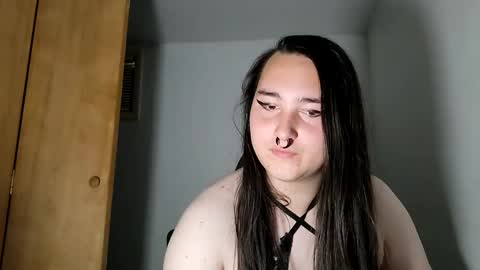 nonbinarybeauty20 online show from October 2025 05:33:02 PM