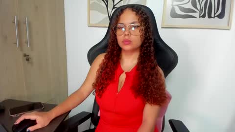 Snapshot of noor_bloom chatting on April 2026 01:57:02 PM Soy Ash online show from April 2026 01:57:02 PM