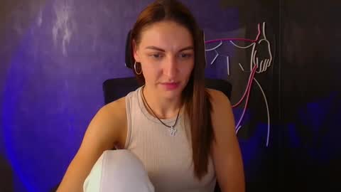 Nora online show from October 2025 09:45:01 PM