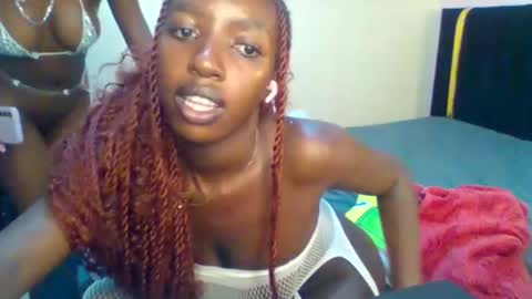 Snapshot of norababy20 chatting on June 2026 06:52:02 AM Norababy20 online show from June 2026 06:52:02 AM