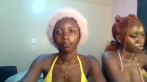 Snapshot of norababy20 chatting on June 2026 04:09:01 AM Norababy20 online show from June 2026 04:09:01 AM