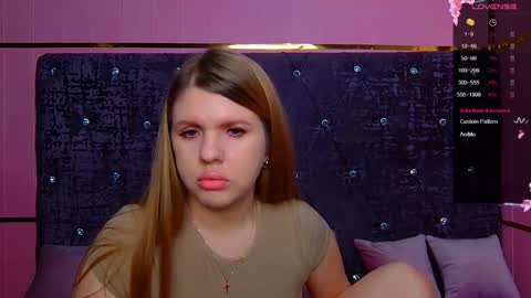 Snapshot of norabigas chatting on April 2026 01:52:01 AM Nora online show from April 2026 01:52:01 AM