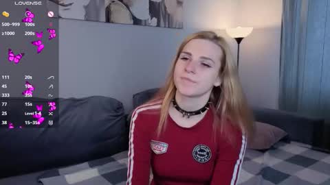 Elina online show from October 2025 10:25:01 AM