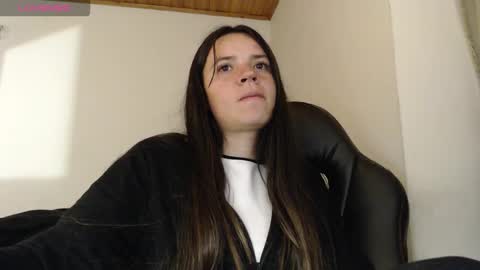 noreen_ online show from December 2025 02:30:01 AM