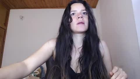 Snapshot of noreen_ chatting on May 2026 12:00:01 PM noreen_ online show from May 2026 12:00:01 PM