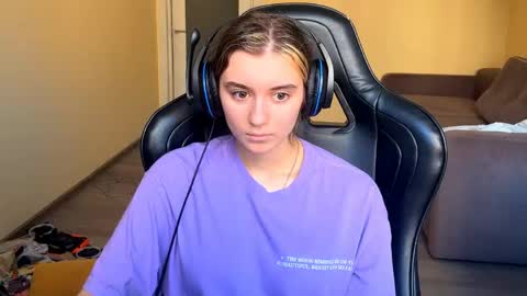 Elena online show from April 2026 06:03:02 AM