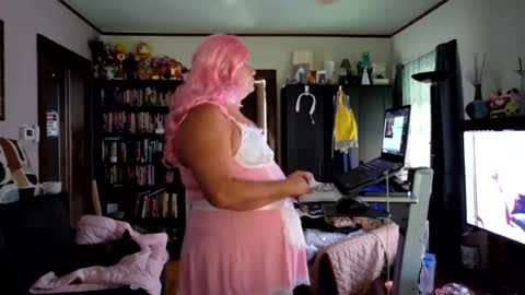 Snapshot of normalguyohio chatting on July 2026 12:29:01 PM normalguyohio online show from July 2026 12:29:01 PM