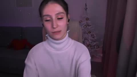 Hazel online show from January 2025 10:02:01 PM