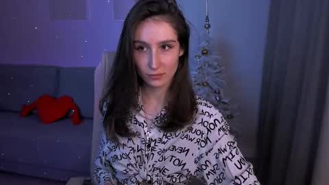 Hazel online show from February 2025 09:06:01 PM