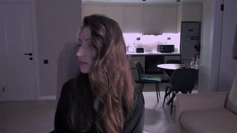 Hazel online show from October 2025 11:33:01 PM