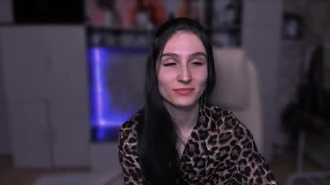 Hazel online show from January 2026 06:01:01 PM