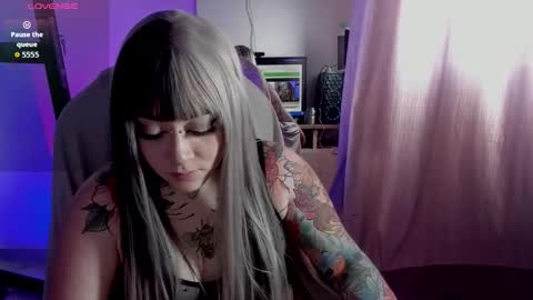  s online show from October 2025 07:07:02 PM