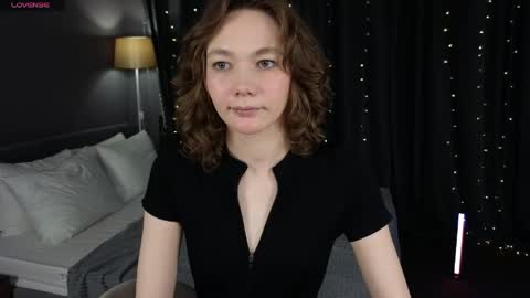 Snapshot of novaeva_ chatting on May 2026 12:08:01 AM Eva online show from May 2026 12:08:01 AM