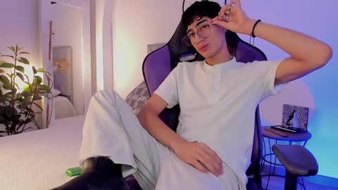 Nova online show from February 2025 04:37:02 AM