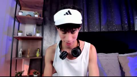 Nova online show from November 2025 09:17:01 PM