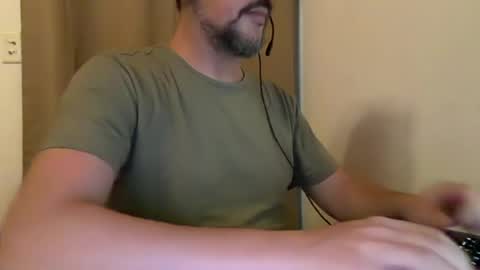 novio_muyalto online show from June 2026 11:38:02 PM