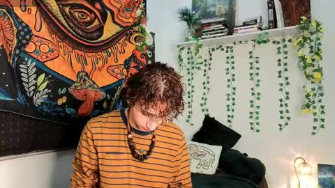 Snapshot of noynxz chatting on April 2026 04:20:02 AM maxie online show from April 2026 04:20:02 AM