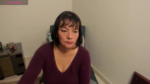 Snapshot of nuit_rose chatting on January 2026 02:37:02 AM nuit_rose online show from January 2026 02:37:02 AM