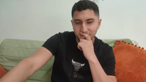 Snapshot of nuxfertt chatting on May 2026 02:32:01 PM nuxfertt online show from May 2026 02:32:01 PM