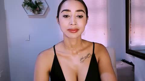 Snapshot of nycole_1988 chatting on February 2026 02:16:02 PM Nycole online show from February 2026 02:16:02 PM