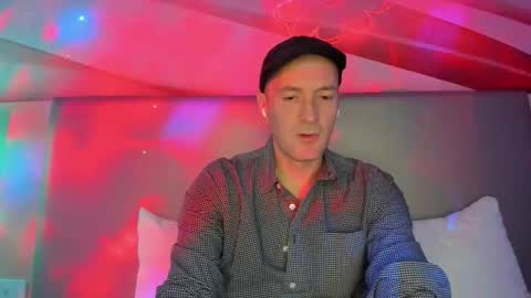 Snapshot of nyhudsonvalleyfun chatting on December 2025 07:22:01 PM HudsonValleyNYfun online show from December 2025 07:22:01 PM