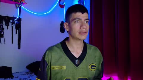 Snapshot of nymphobuddies chatting on February 2025 01:57:01 AM David and Steven Independents online show from February 2025 01:57:01 AM