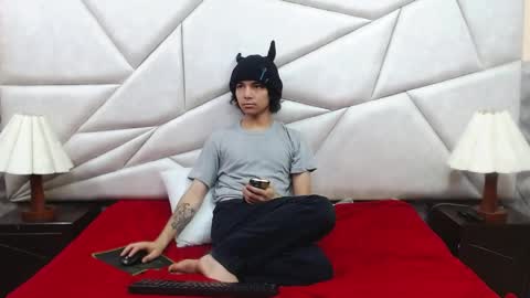 nyx_and_arian online show from April 2026 02:58:01 PM